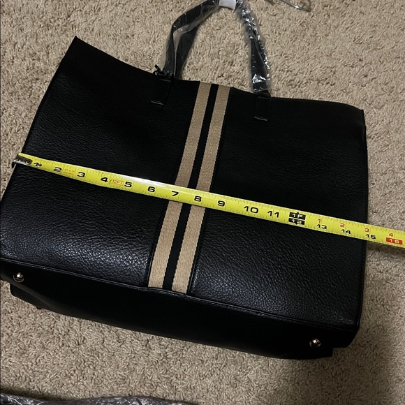 Purse - Picture 2 of 6